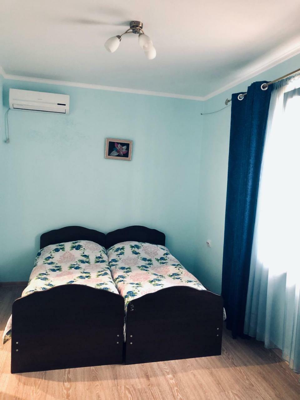 Guest House Nadia Sukhumi Exterior foto